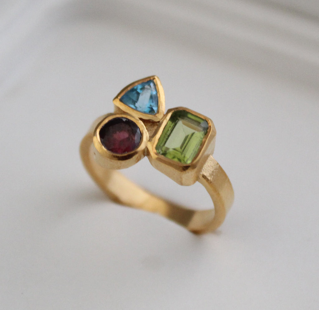 Unique Birthstone Ring, Personalized custom Three stone ring, Multi Stone Ring, Natural Gemstone Ring, Garnet Peridot Blue Topaz