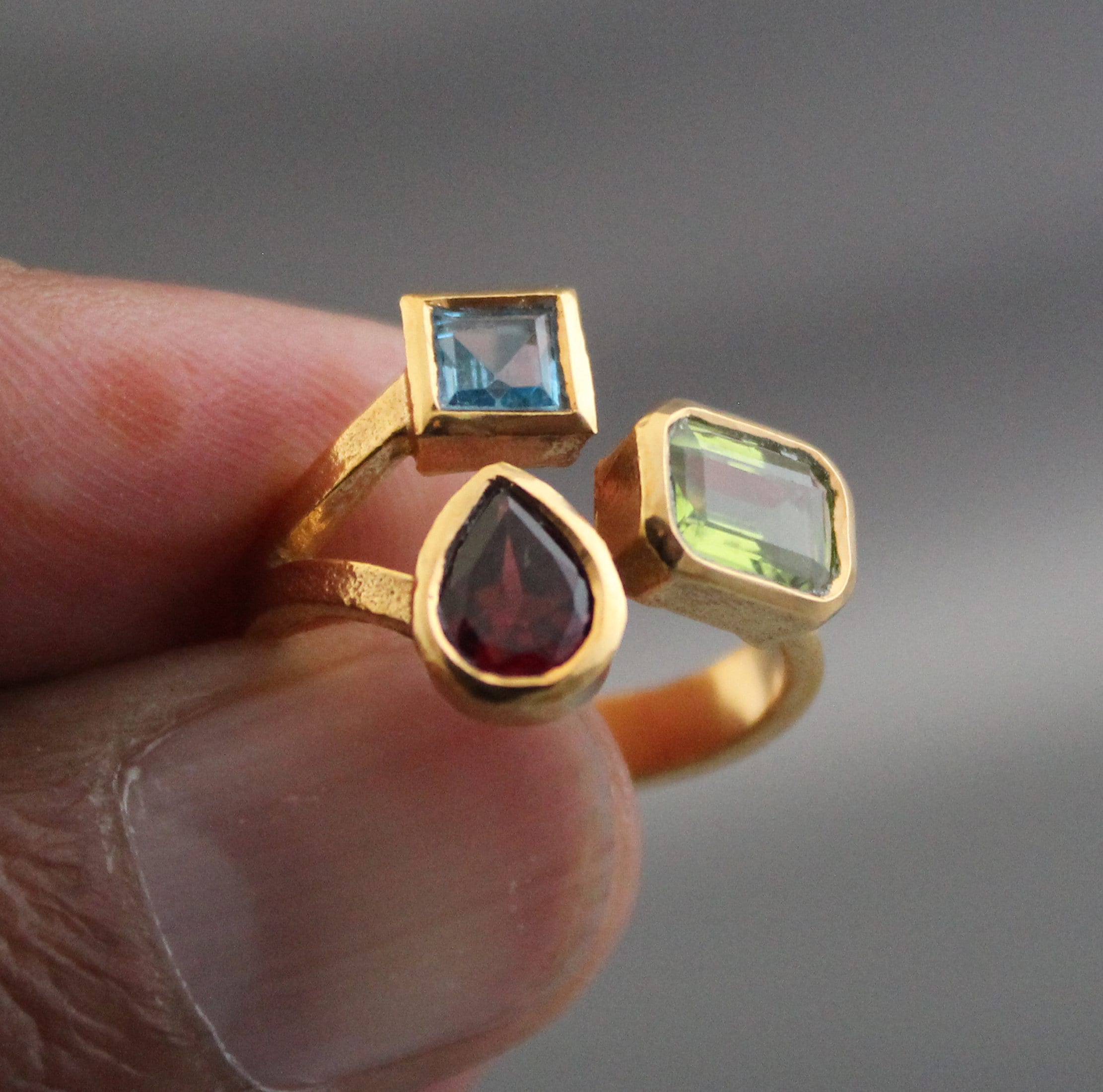 Peridot Garnet Blue Topaz Ring, Adjustable Gemstone Band, Multi Ring, Vintage Gemstone Stacking Ring, Art Deco Jewelry, Girlfriend Gifts