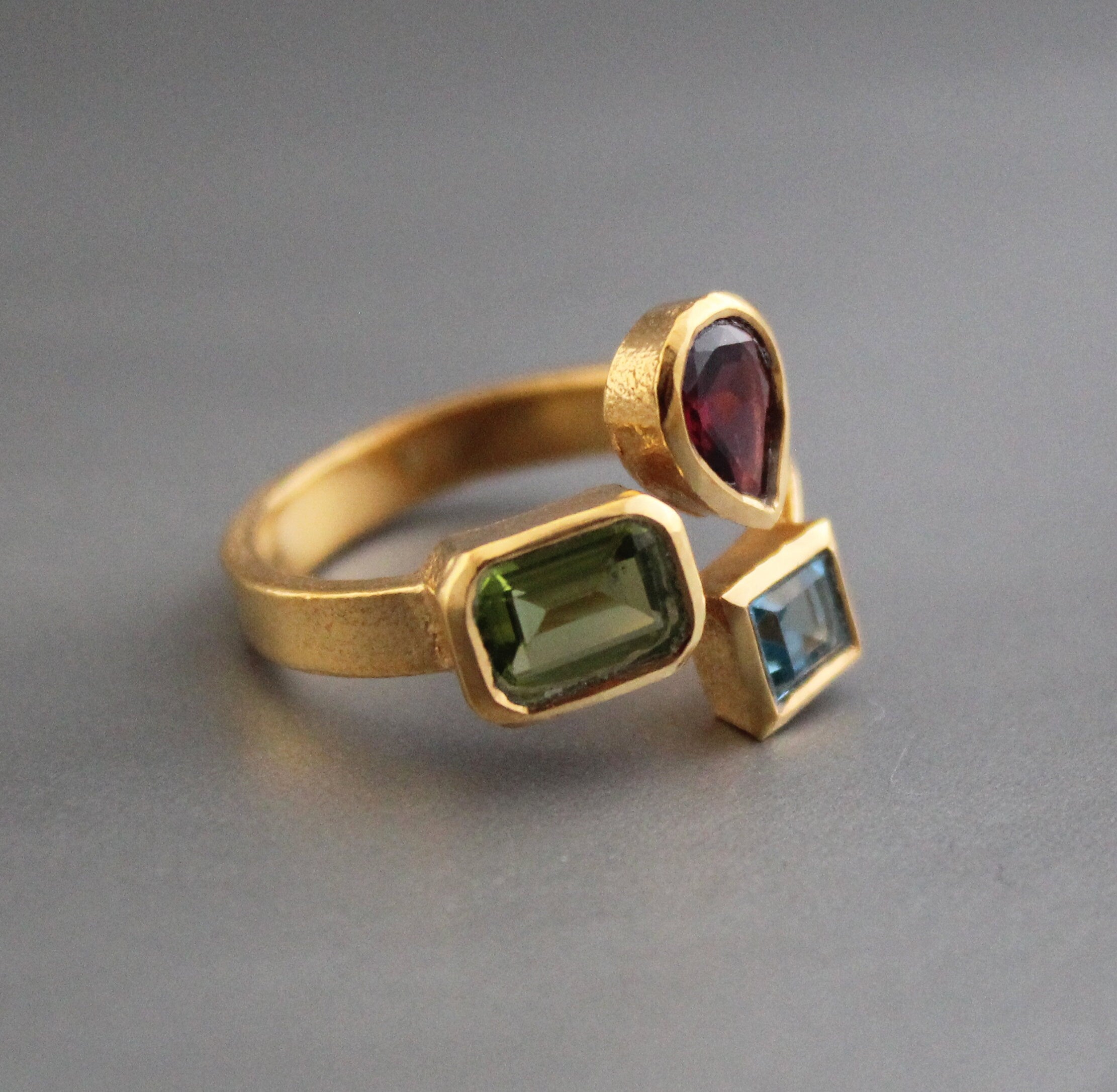 Peridot Garnet Blue Topaz Ring, Adjustable Gemstone Band, Multi Ring, Vintage Gemstone Stacking Ring, Art Deco Jewelry, Girlfriend Gifts