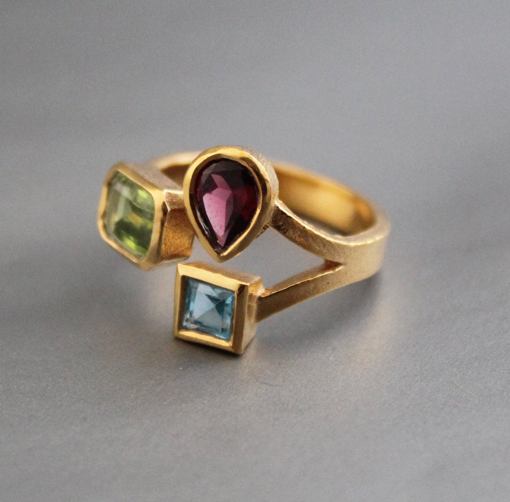 Peridot Garnet Blue Topaz Ring, Adjustable Gemstone Band, Multi Ring, Vintage Gemstone Stacking Ring, Art Deco Jewelry, Girlfriend Gifts