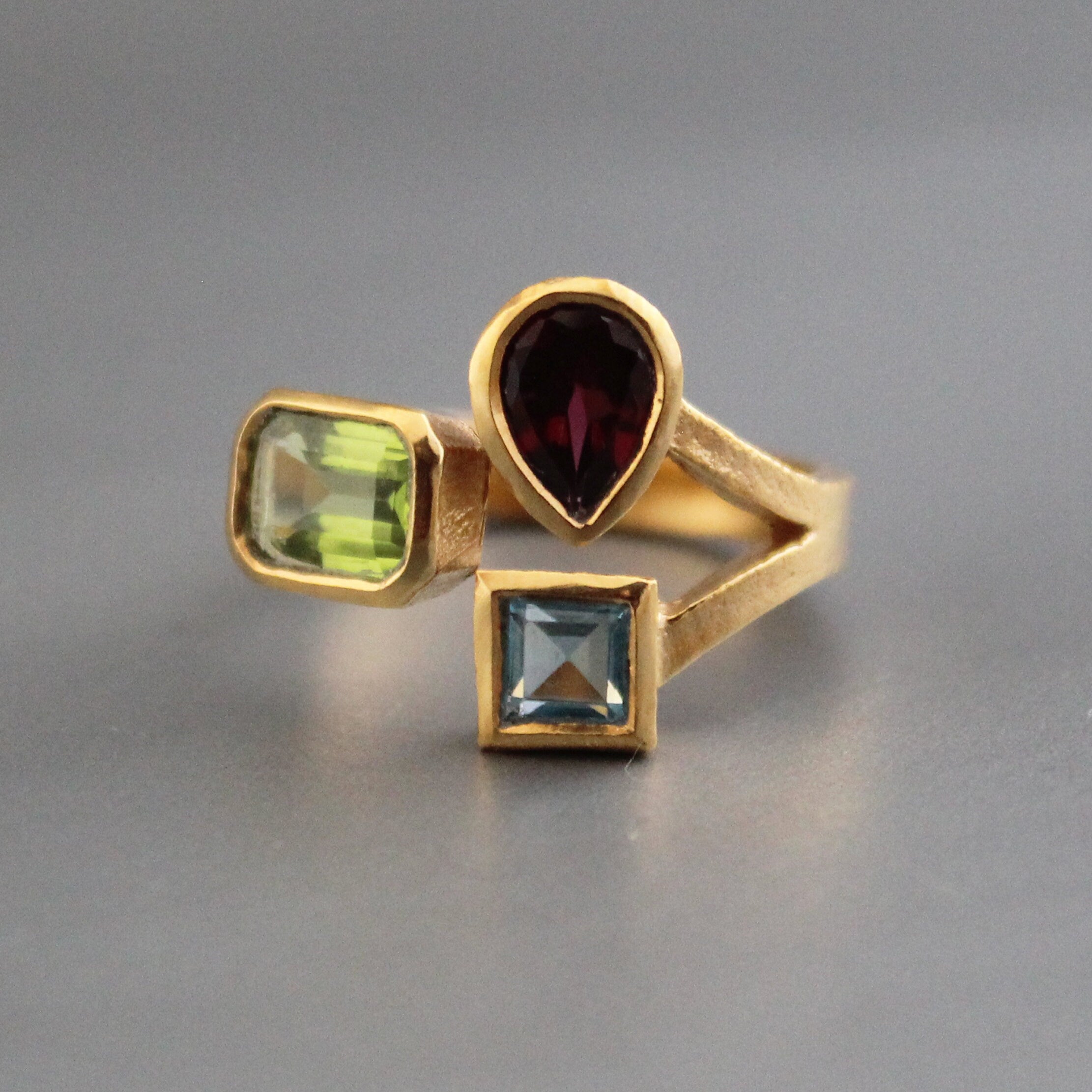 Peridot Garnet Blue Topaz Ring, Adjustable Gemstone Band, Multi Ring, Vintage Gemstone Stacking Ring, Art Deco Jewelry, Girlfriend Gifts