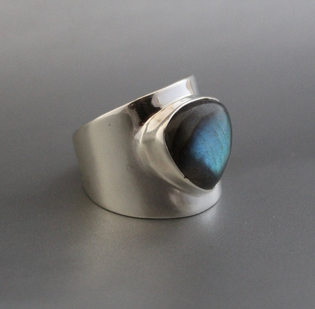 Sterling Silver Labradorite Ring: Trillion Cut Birthstone Jewelry