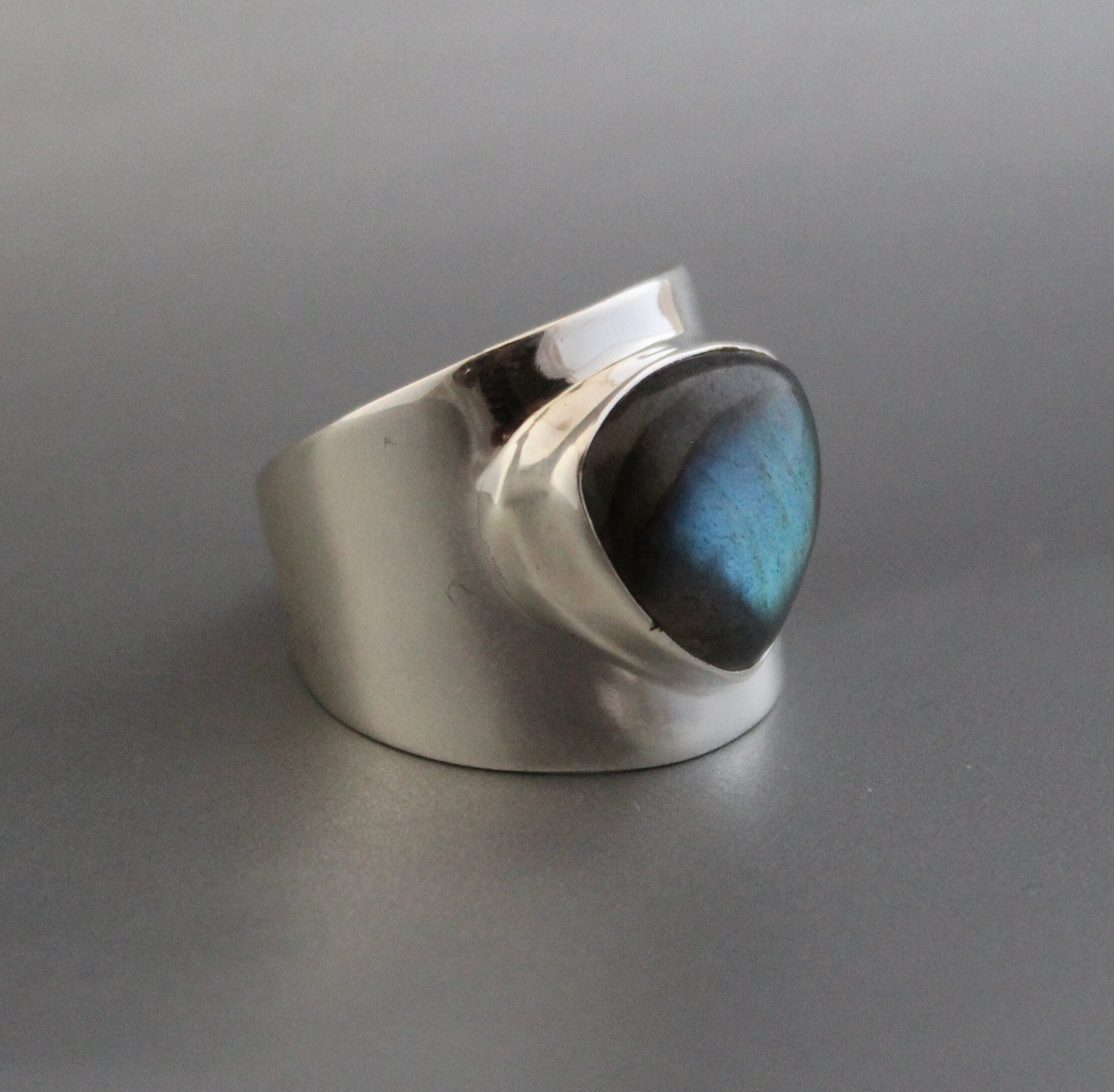Sterling Silver Labradorite Ring: Trillion Cut Birthstone Jewelry