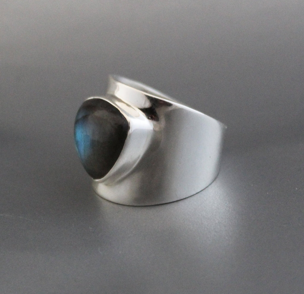 Sterling Silver Labradorite Ring: Trillion Cut Birthstone Jewelry