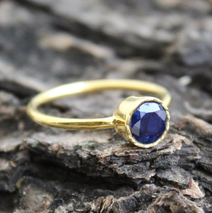 Blue Sapphire Solitaire Ring, Elegant Stackable Anniversary Ring, Blue Gemstone, September Birthstone, Engagement Ring