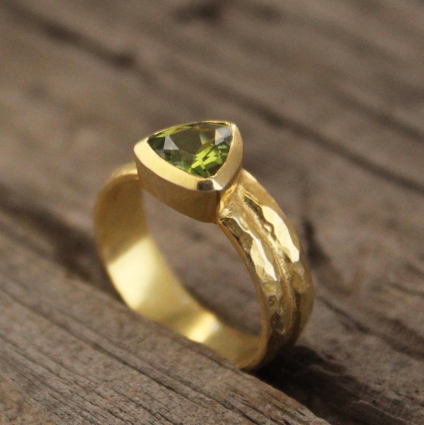 Peridot Ring, 14K Gold Filled ring, Dainty Birthstone Jewelry, Nature-Inspired Peridot Ring, Handmade Wedding Ring