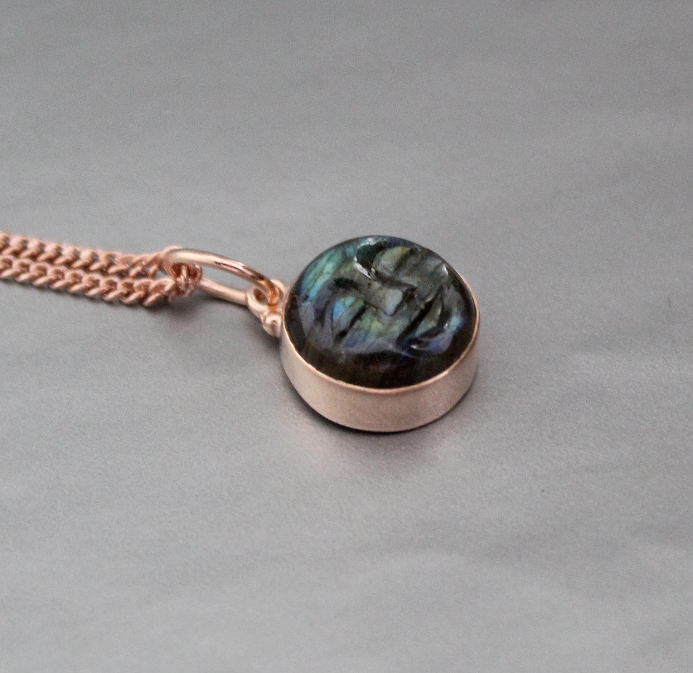 Handmade Rose Gold Labradorite Necklace, Sterling Silver Moon Face Pendant, Crystal Jewelry, Gold vermiel, Gift for her
