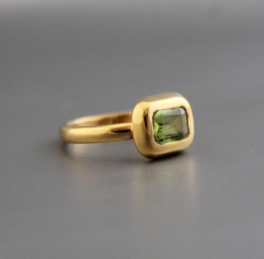 Handmade Peridot Ring, August Birthstone, 18K Yellow Gold Fill, peridot gifted ring, dainty peridot ring