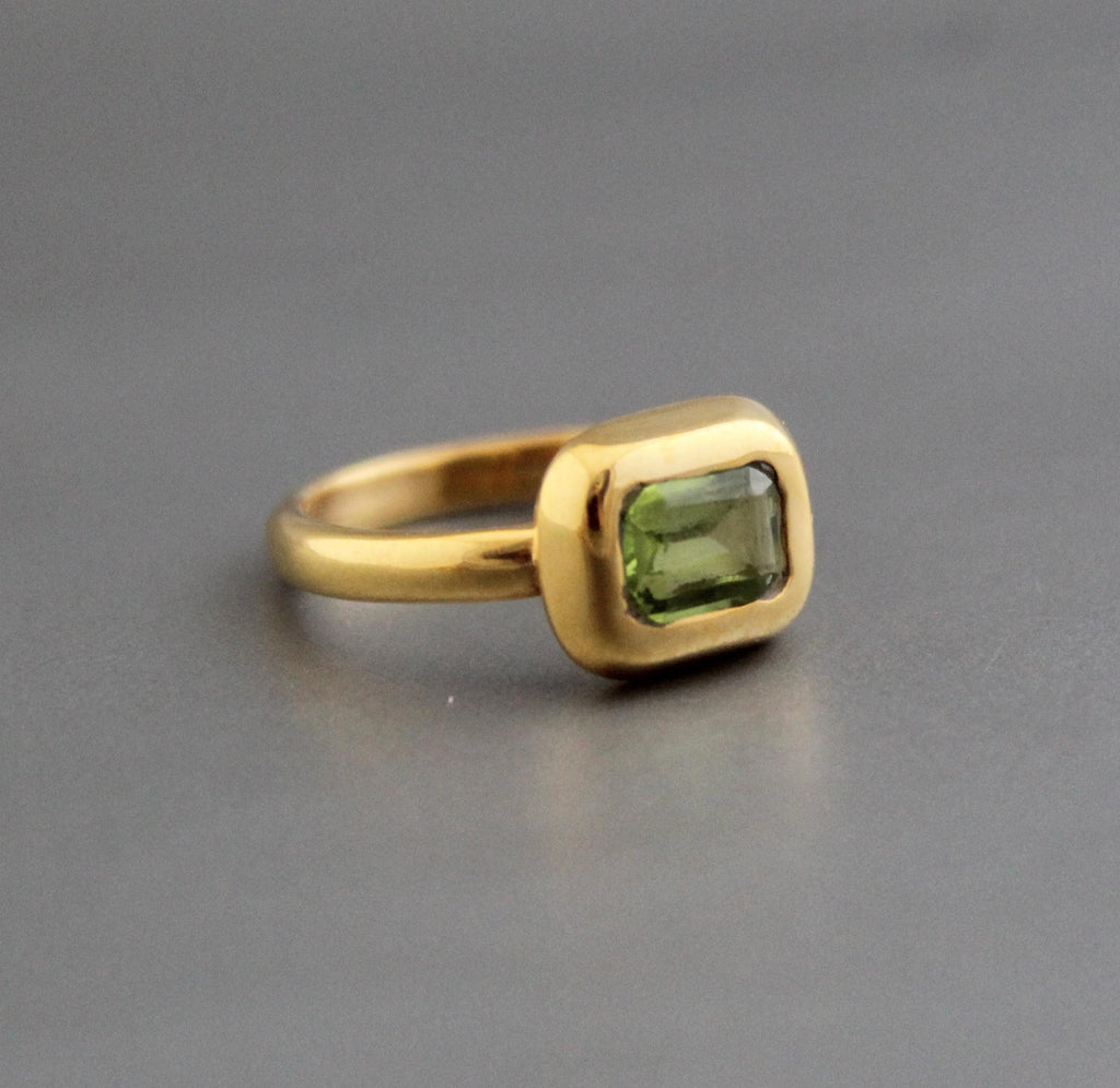Handmade Peridot Ring, August Birthstone, 18K Yellow Gold Fill, peridot gifted ring, dainty peridot ring
