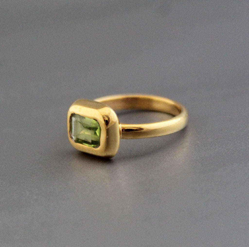Handmade Peridot Ring, August Birthstone, 18K Yellow Gold Fill, peridot gifted ring, dainty peridot ring