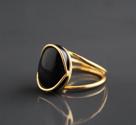 Black Onyx Ring: Oval Gemstone, 18K Gold & Sterling Silver