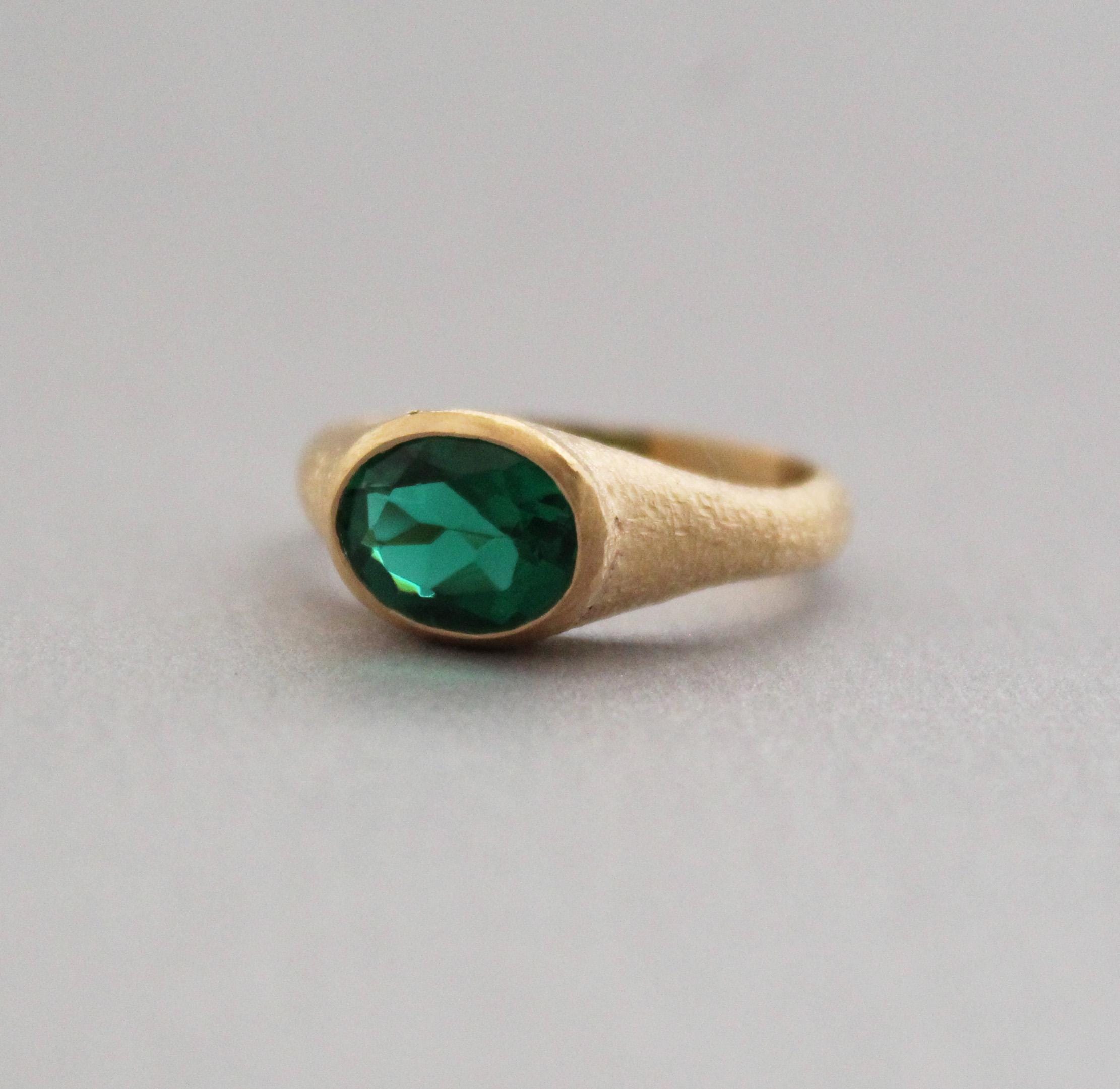Emerald Ring, Solitaire Ring, May Birthstone Ring, Dainty promise ring, Green Gemstone Ring, Engagement ring, Unique Gift For Her
