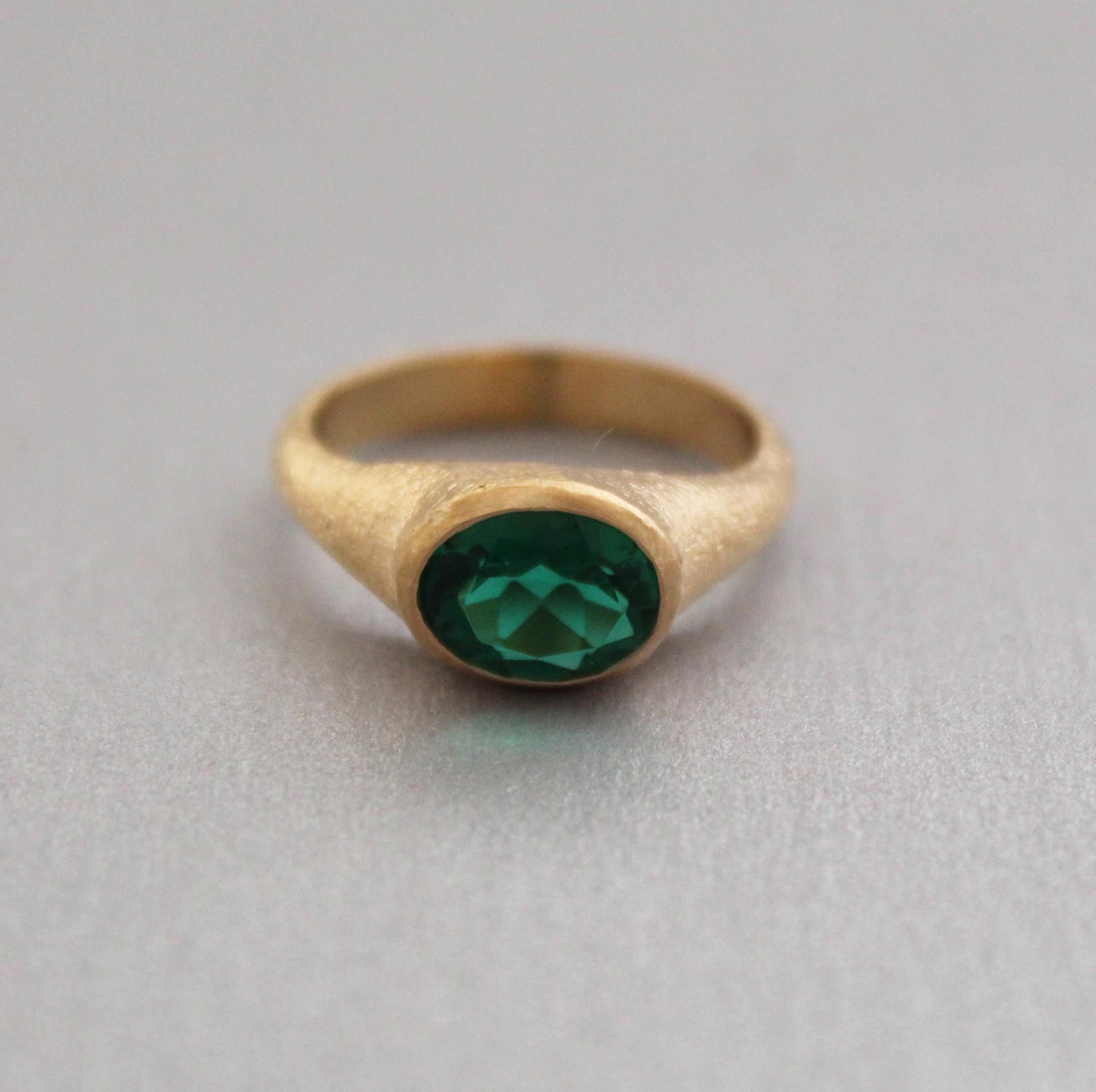 Emerald Ring, Solitaire Ring, May Birthstone Ring, Dainty promise ring, Green Gemstone Ring, Engagement ring, Unique Gift For Her