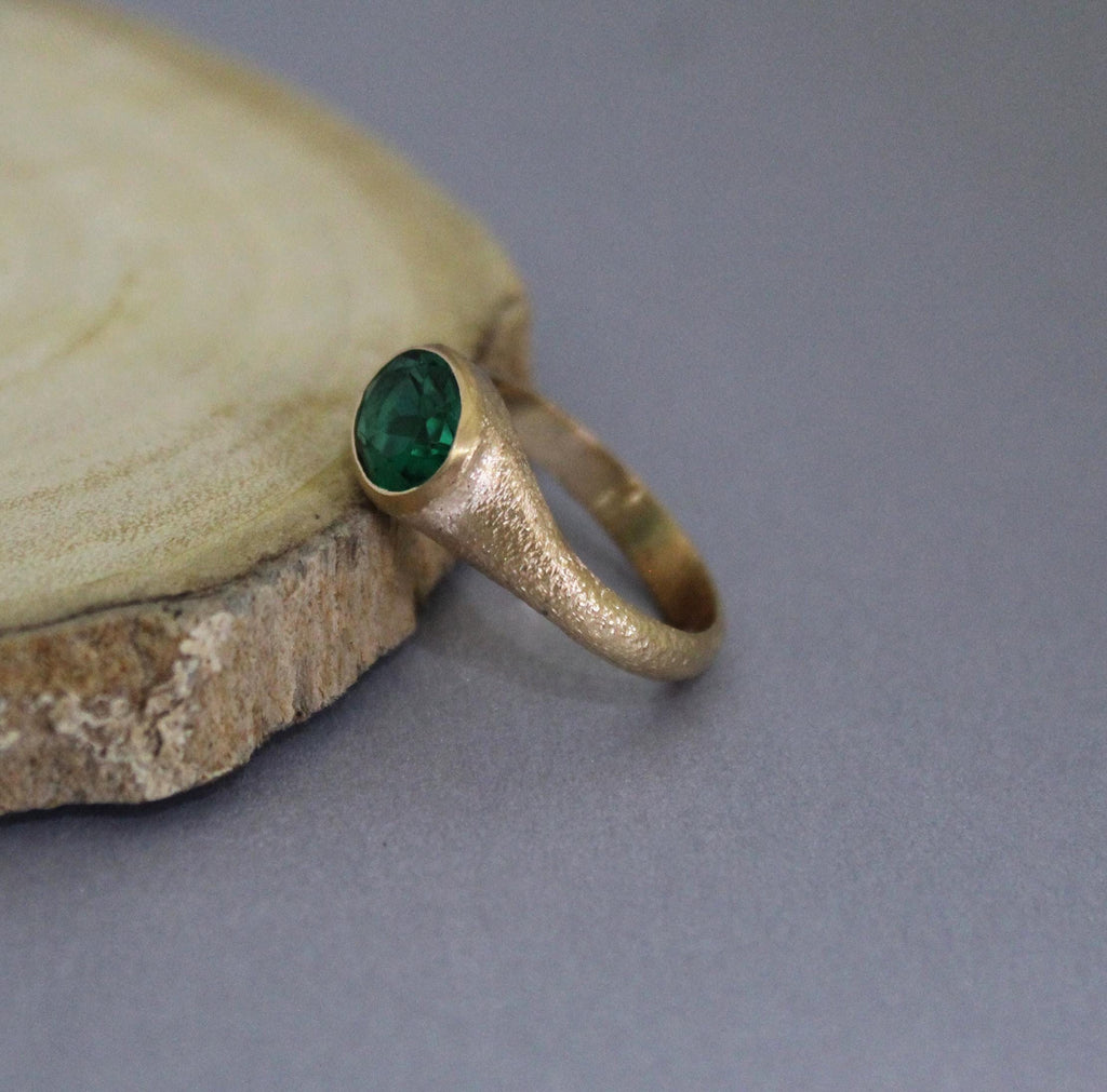 Emerald Ring, Solitaire Ring, May Birthstone Ring, Dainty promise ring, Green Gemstone Ring, Engagement ring, Unique Gift For Her
