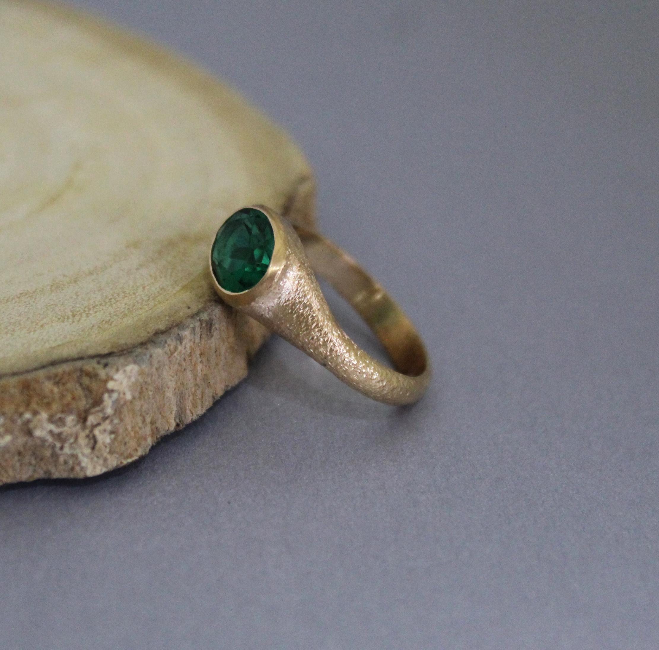 Emerald Ring, Solitaire Ring, May Birthstone Ring, Dainty promise ring, Green Gemstone Ring, Engagement ring, Unique Gift For Her