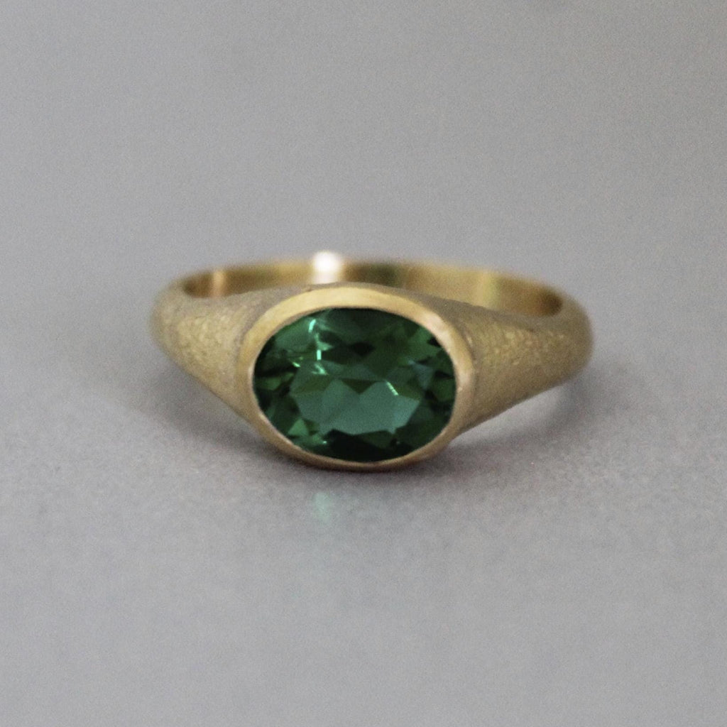 Emerald Ring, Solitaire Ring, May Birthstone Ring, Dainty promise ring, Green Gemstone Ring, Engagement ring, Unique Gift For Her