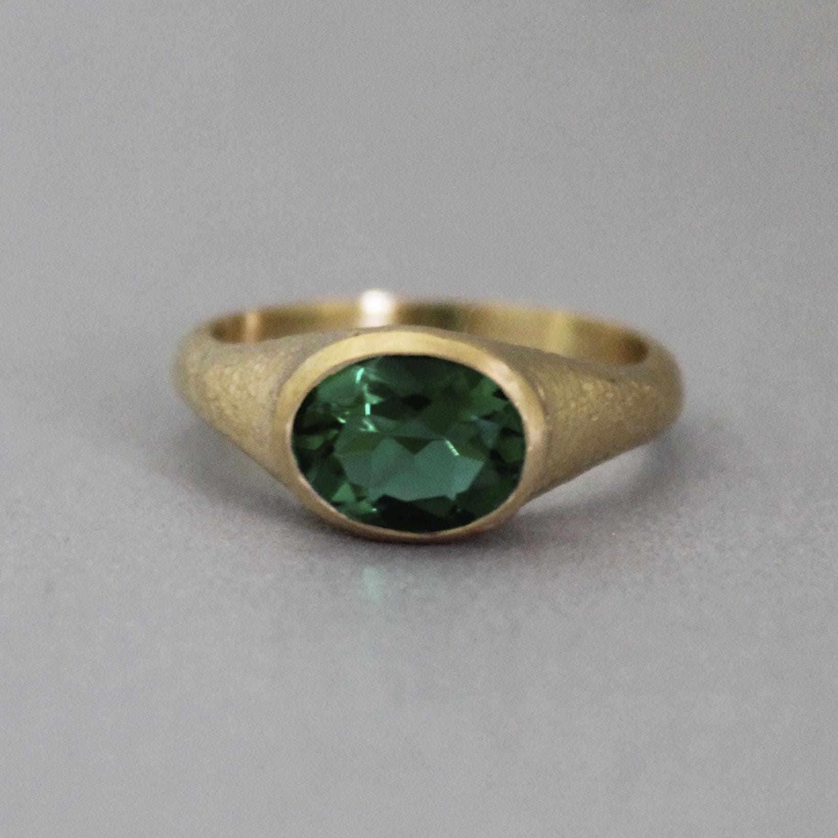 Emerald Ring, Solitaire Ring, May Birthstone Ring, Dainty promise ring, Green Gemstone Ring, Engagement ring, Unique Gift For Her