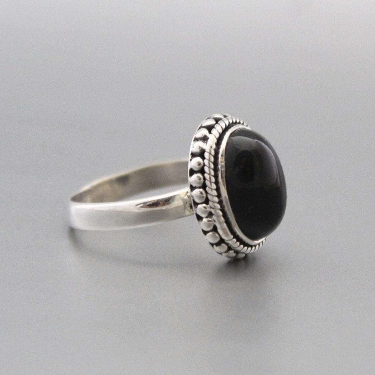 Black Onyx Sterling Silver Ring, Vintage Inspired Black Stone Ring, Grandma Gift, Minimalist ring, Signet ring, Everyday ring