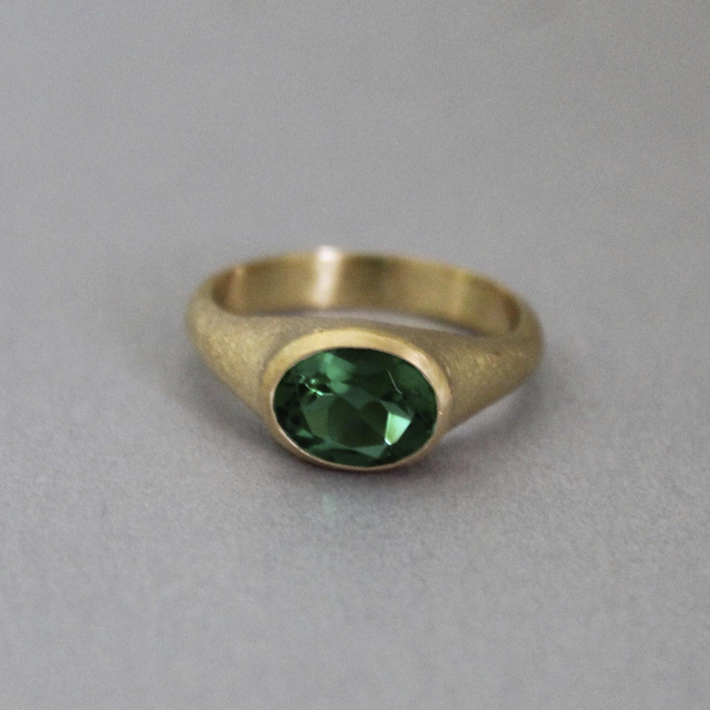 Emerald Ring, Solitaire Ring, May Birthstone Ring, Dainty promise ring, Green Gemstone Ring, Engagement ring, Unique Gift For Her