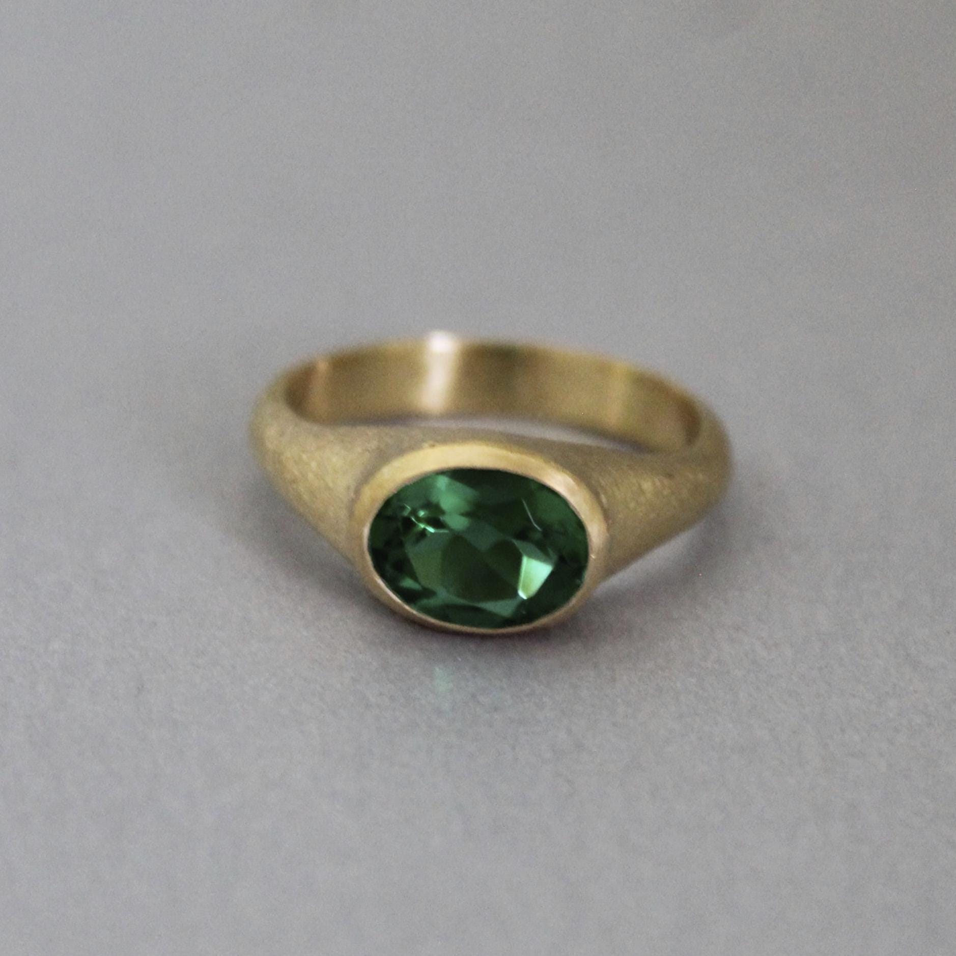 Emerald Ring, Solitaire Ring, May Birthstone Ring, Dainty promise ring, Green Gemstone Ring, Engagement ring, Unique Gift For Her