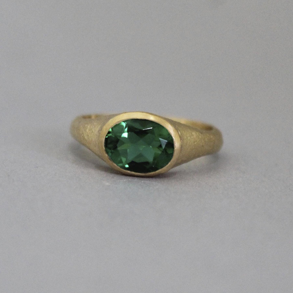 Emerald Ring, Solitaire Ring, May Birthstone Ring, Dainty promise ring, Green Gemstone Ring, Engagement ring, Unique Gift For Her
