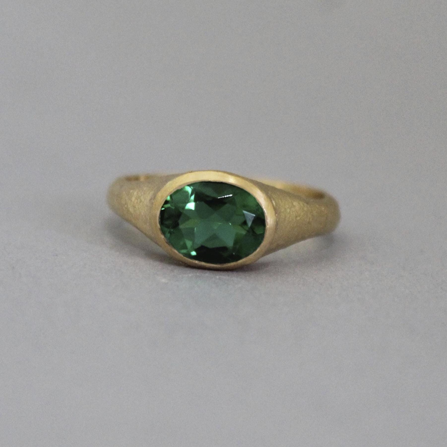 Emerald Ring, Solitaire Ring, May Birthstone Ring, Dainty promise ring, Green Gemstone Ring, Engagement ring, Unique Gift For Her