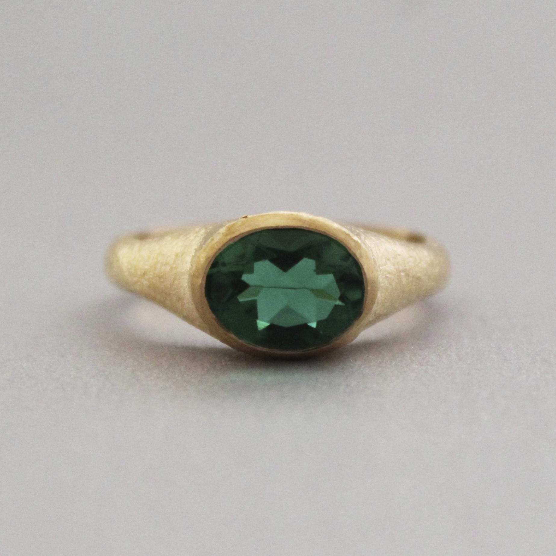 Emerald Ring, Solitaire Ring, May Birthstone Ring, Dainty promise ring, Green Gemstone Ring, Engagement ring, Unique Gift For Her